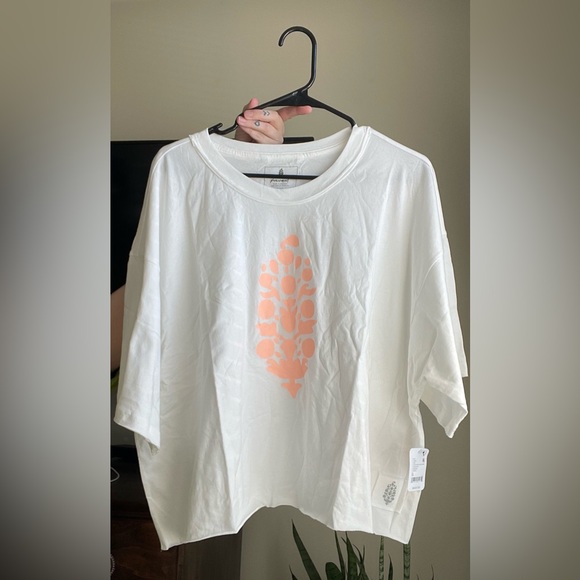 NWT- FP Movement Inspire Buti Logo Tee - Picture 2 of 2